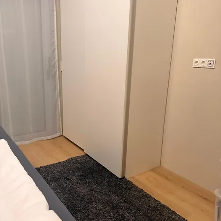 Privatroom For Rent * Bad Fischau